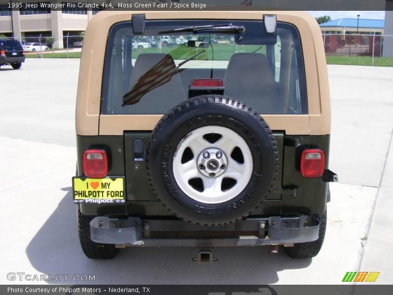 Moss Green Pearl / Spice Beige 1995 Jeep Wrangler Rio Grande 4x4