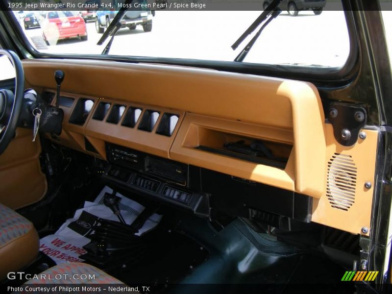 Moss Green Pearl / Spice Beige 1995 Jeep Wrangler Rio Grande 4x4