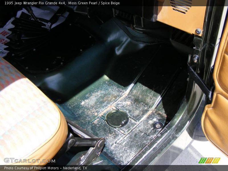 Moss Green Pearl / Spice Beige 1995 Jeep Wrangler Rio Grande 4x4
