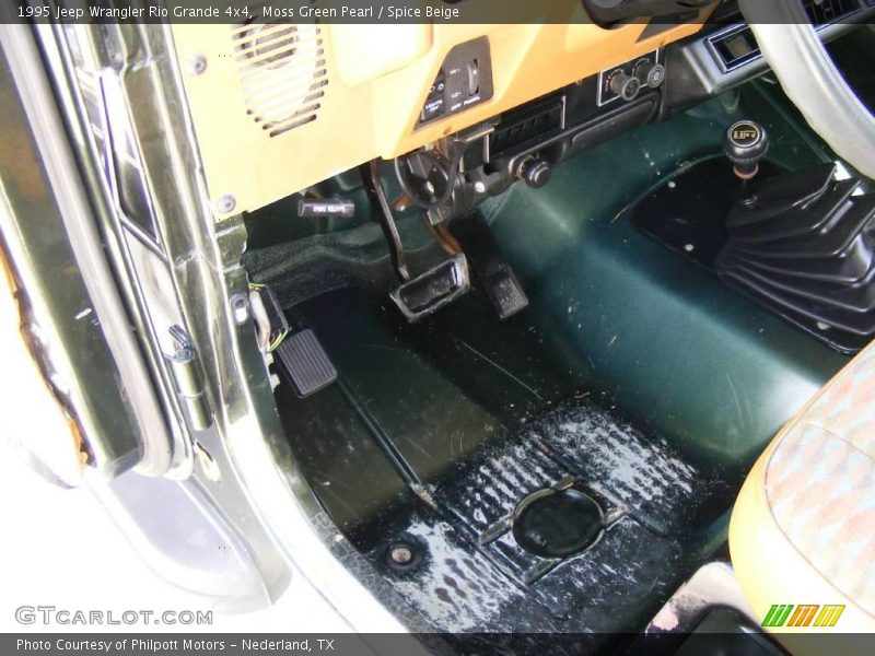 Moss Green Pearl / Spice Beige 1995 Jeep Wrangler Rio Grande 4x4