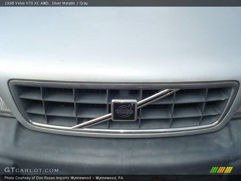 Silver Metallic / Gray 1998 Volvo V70 XC AWD