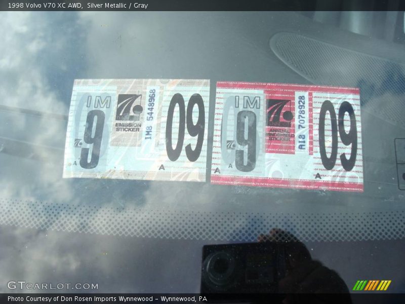 Silver Metallic / Gray 1998 Volvo V70 XC AWD