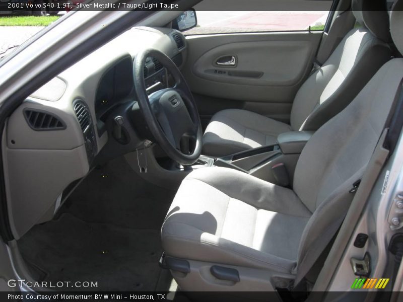 Silver Metallic / Taupe/Light Taupe 2001 Volvo S40 1.9T