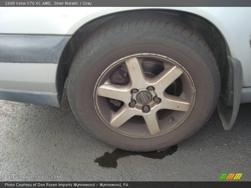 Silver Metallic / Gray 1998 Volvo V70 XC AWD