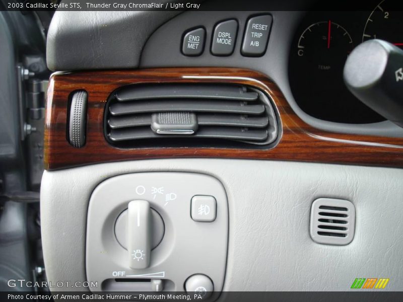 Thunder Gray ChromaFlair / Light Gray 2003 Cadillac Seville STS