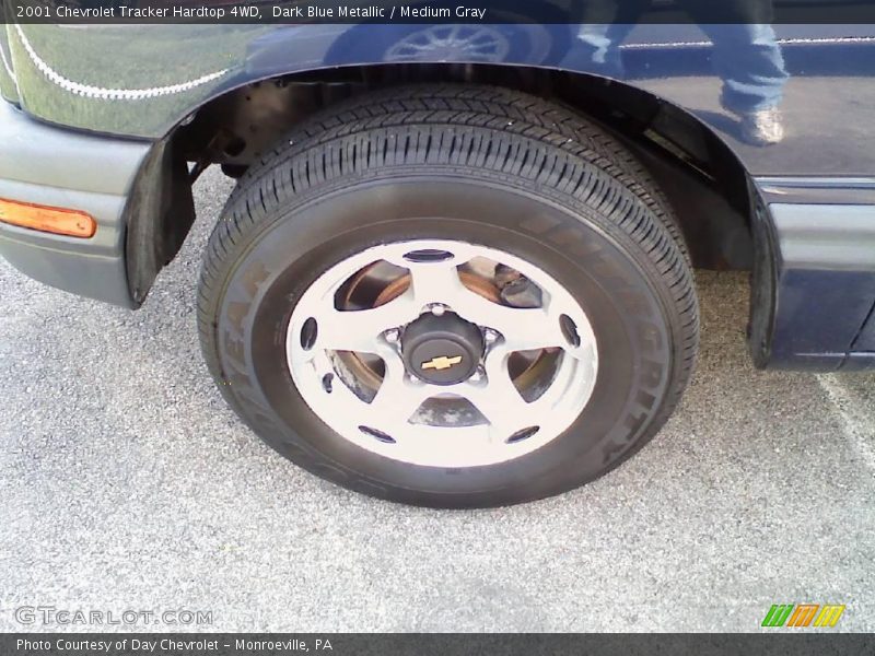 Dark Blue Metallic / Medium Gray 2001 Chevrolet Tracker Hardtop 4WD