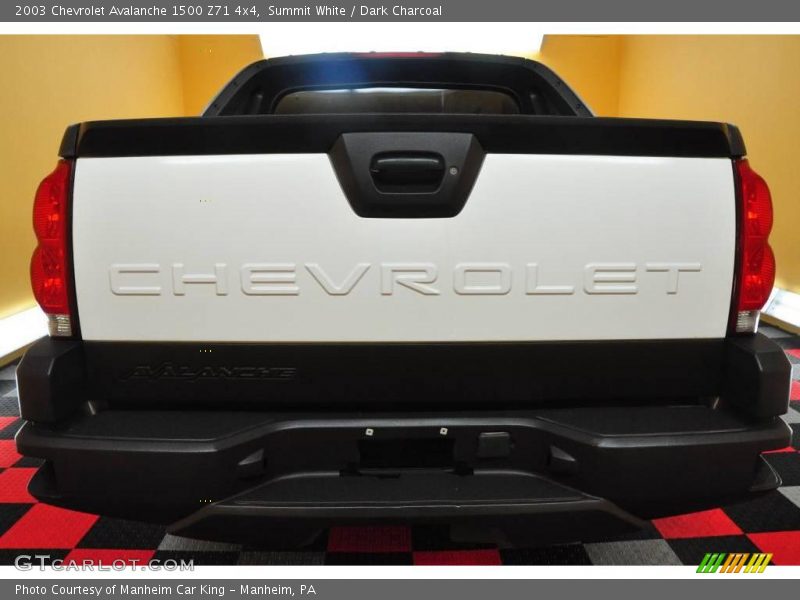 Summit White / Dark Charcoal 2003 Chevrolet Avalanche 1500 Z71 4x4