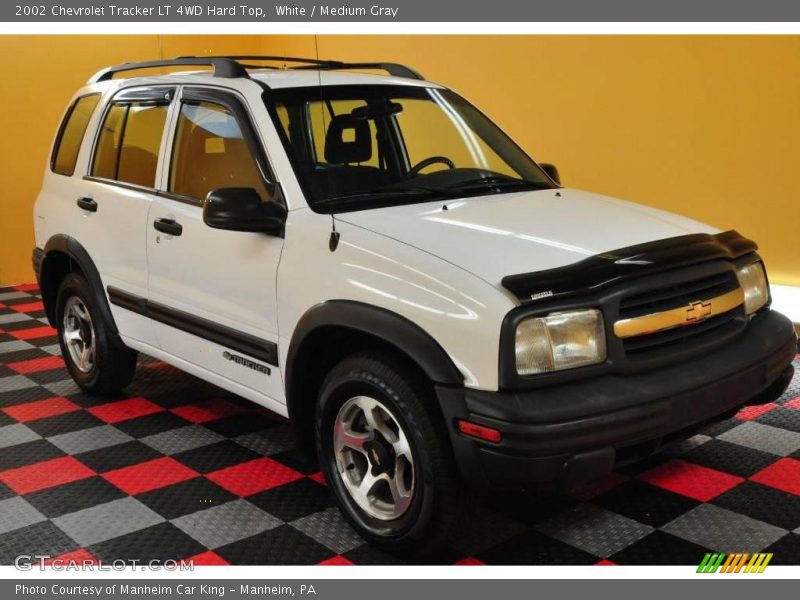 White / Medium Gray 2002 Chevrolet Tracker LT 4WD Hard Top