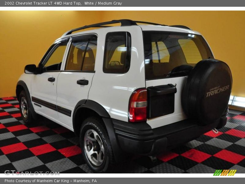 White / Medium Gray 2002 Chevrolet Tracker LT 4WD Hard Top