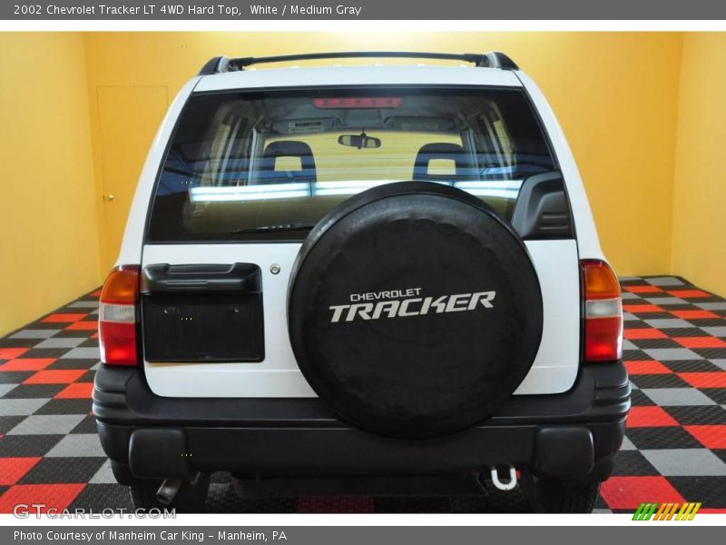 White / Medium Gray 2002 Chevrolet Tracker LT 4WD Hard Top