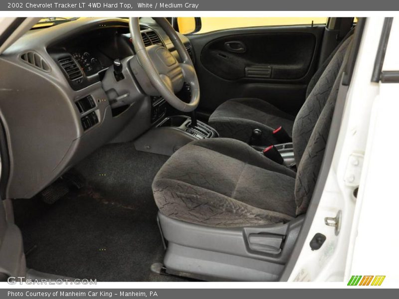 White / Medium Gray 2002 Chevrolet Tracker LT 4WD Hard Top