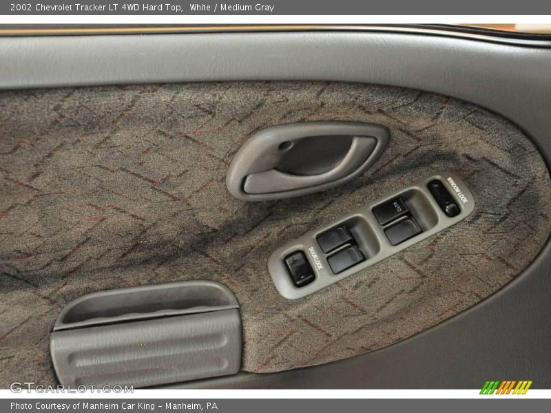 White / Medium Gray 2002 Chevrolet Tracker LT 4WD Hard Top
