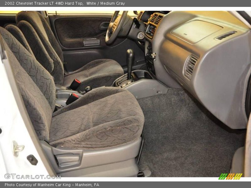 White / Medium Gray 2002 Chevrolet Tracker LT 4WD Hard Top