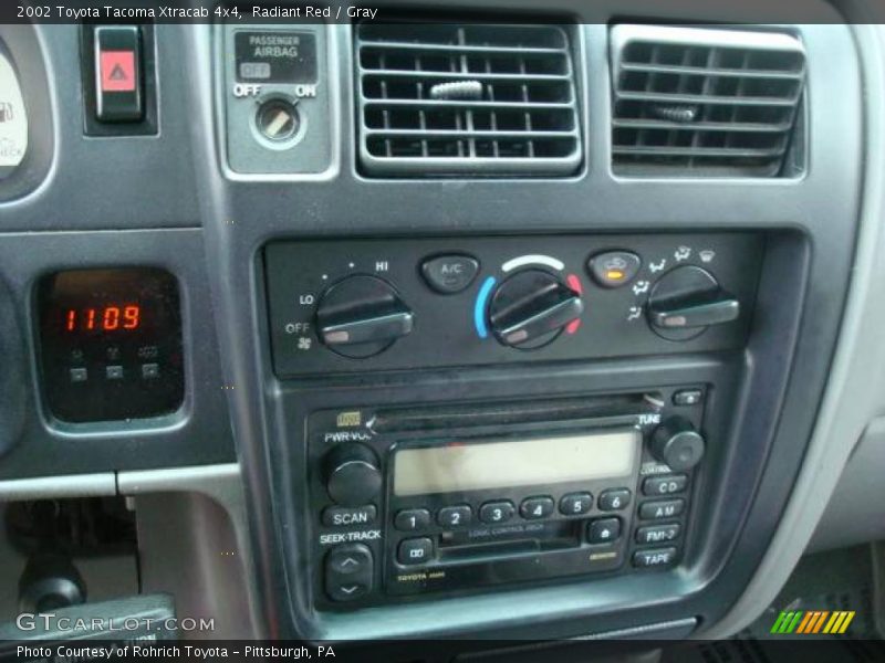 Radiant Red / Gray 2002 Toyota Tacoma Xtracab 4x4