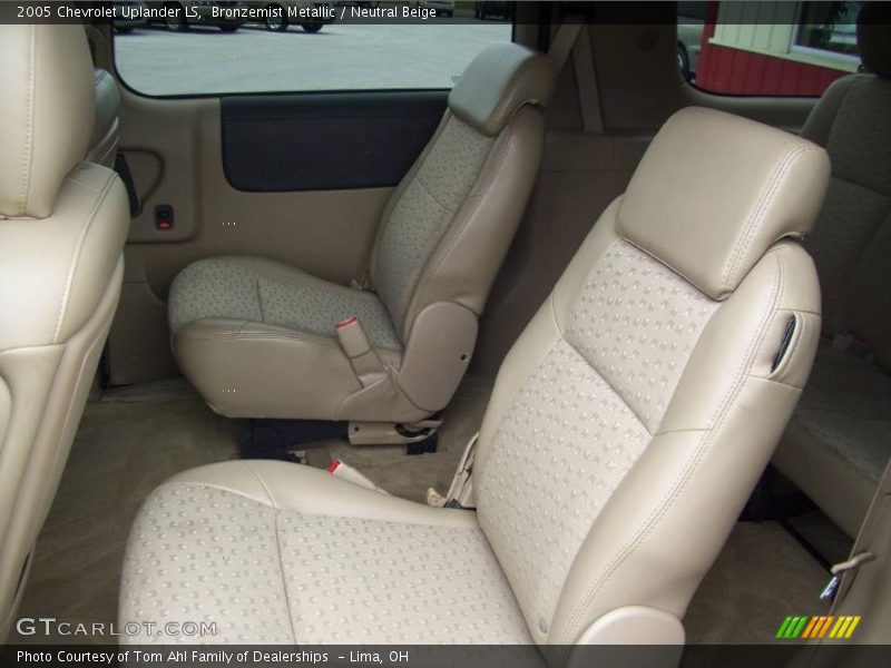 Bronzemist Metallic / Neutral Beige 2005 Chevrolet Uplander LS