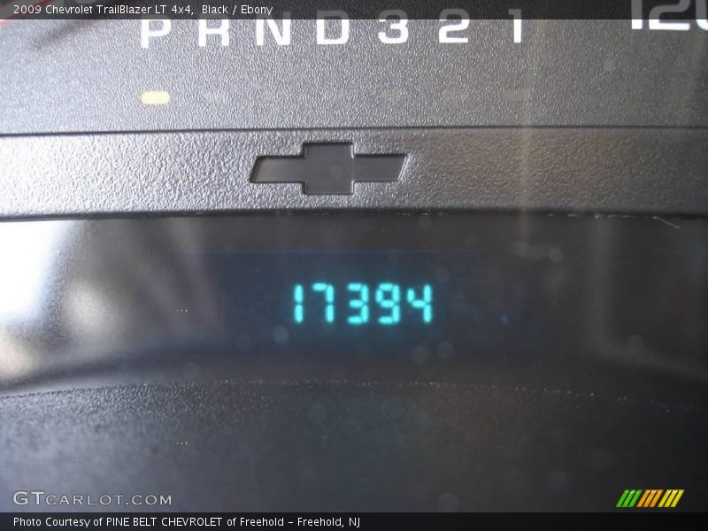 Black / Ebony 2009 Chevrolet TrailBlazer LT 4x4