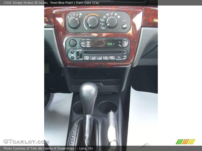Steel Blue Pearl / Dark Slate Gray 2002 Dodge Stratus SE Sedan