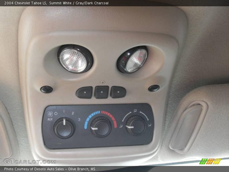 Summit White / Gray/Dark Charcoal 2004 Chevrolet Tahoe LS