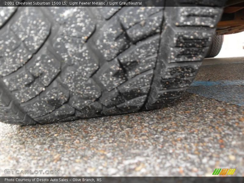 Light Pewter Metallic / Light Gray/Neutral 2001 Chevrolet Suburban 1500 LS