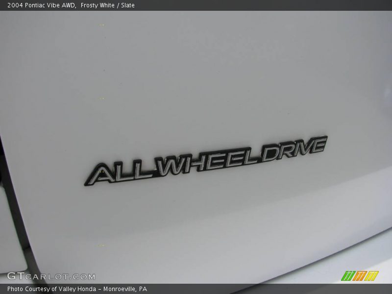 Frosty White / Slate 2004 Pontiac Vibe AWD