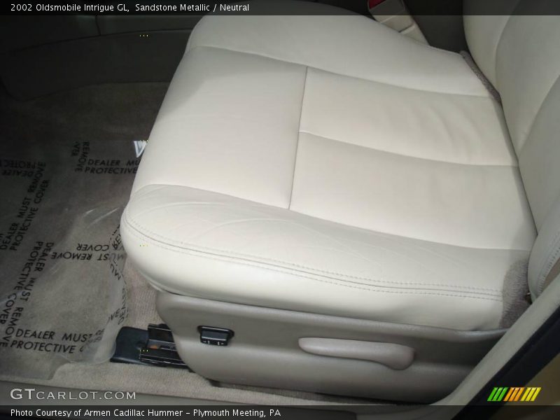Sandstone Metallic / Neutral 2002 Oldsmobile Intrigue GL