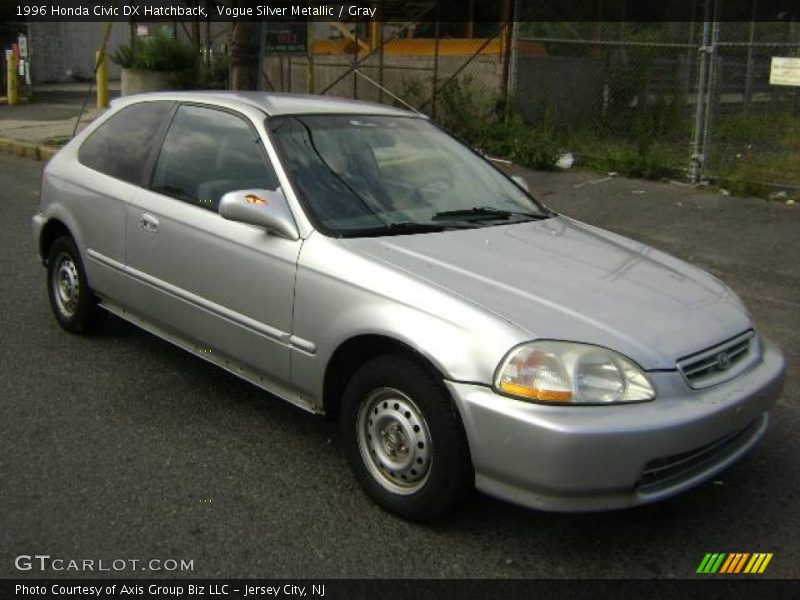 Vogue Silver Metallic / Gray 1996 Honda Civic DX Hatchback