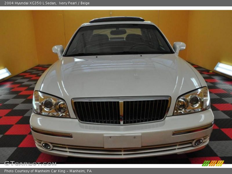 Ivory Pearl / Beige 2004 Hyundai XG350 L Sedan
