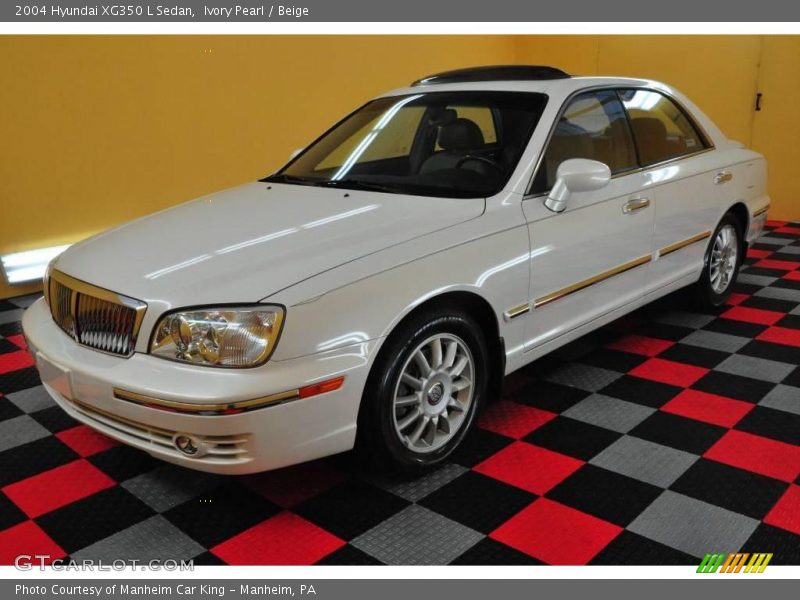 Ivory Pearl / Beige 2004 Hyundai XG350 L Sedan