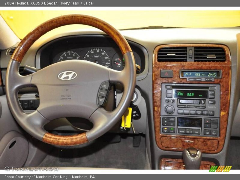 Ivory Pearl / Beige 2004 Hyundai XG350 L Sedan
