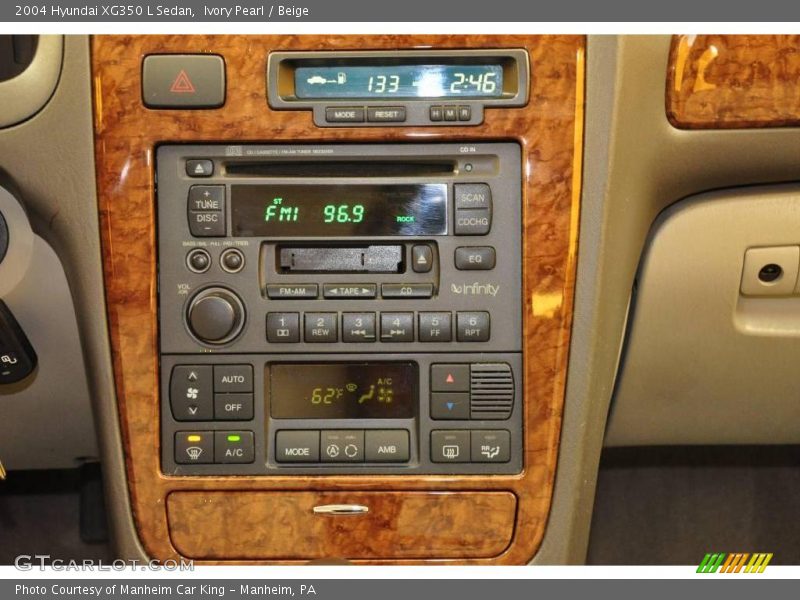 Ivory Pearl / Beige 2004 Hyundai XG350 L Sedan