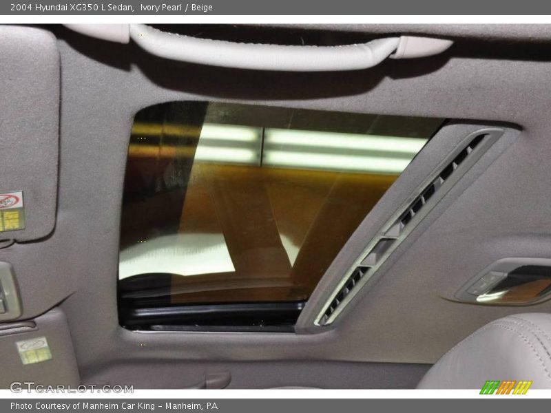 Ivory Pearl / Beige 2004 Hyundai XG350 L Sedan