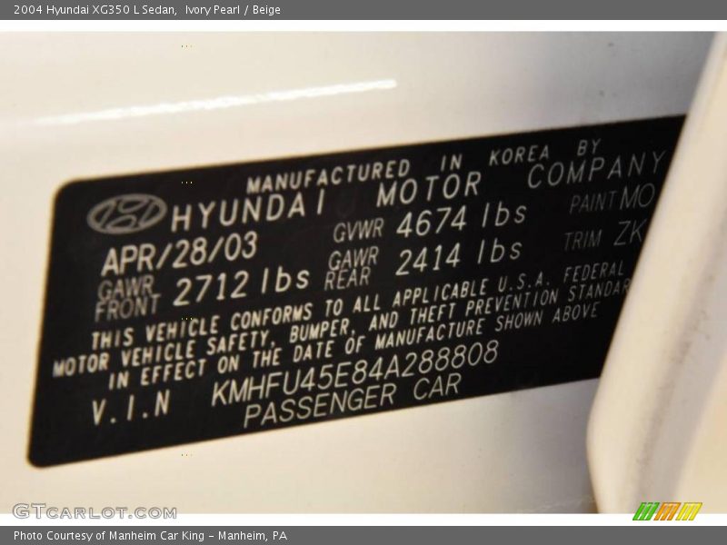 Ivory Pearl / Beige 2004 Hyundai XG350 L Sedan