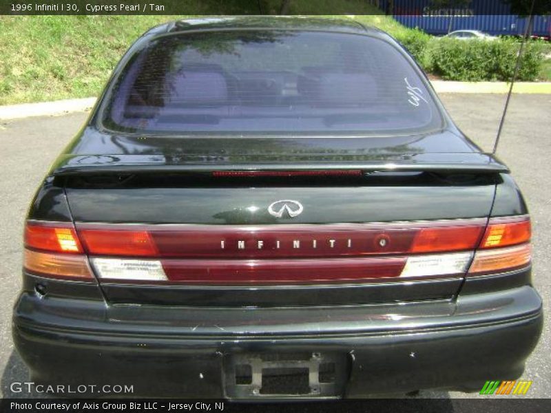 Cypress Pearl / Tan 1996 Infiniti I 30