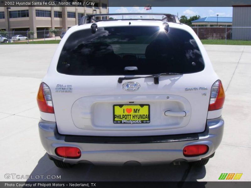 Nordic White / Gray 2002 Hyundai Santa Fe GLS
