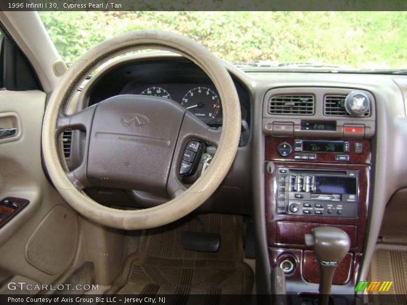 Cypress Pearl / Tan 1996 Infiniti I 30