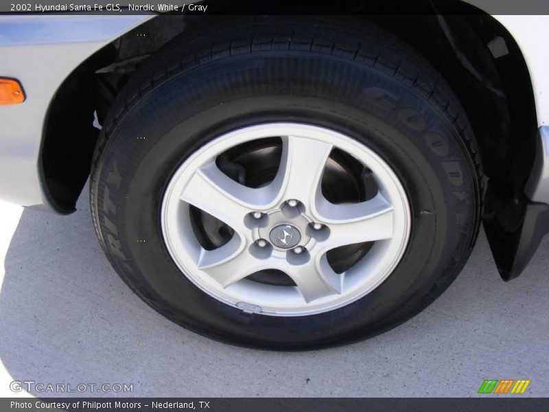 Nordic White / Gray 2002 Hyundai Santa Fe GLS