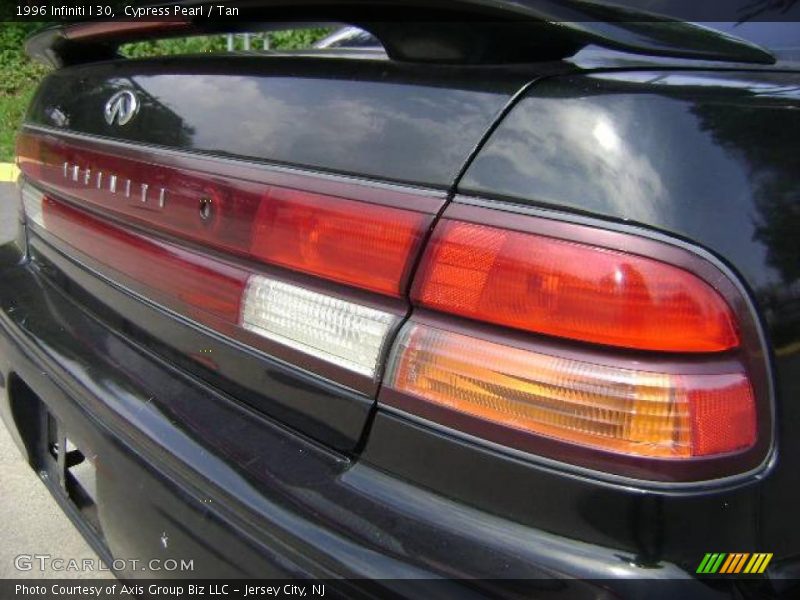 Cypress Pearl / Tan 1996 Infiniti I 30