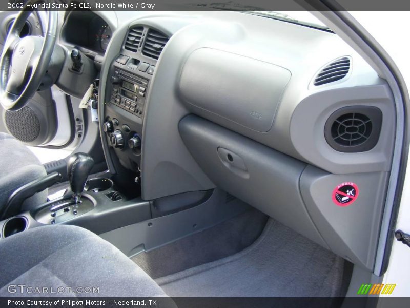 Nordic White / Gray 2002 Hyundai Santa Fe GLS