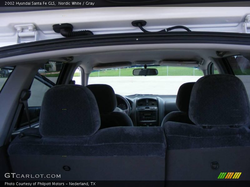 Nordic White / Gray 2002 Hyundai Santa Fe GLS