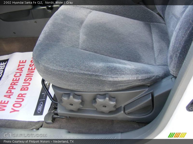 Nordic White / Gray 2002 Hyundai Santa Fe GLS