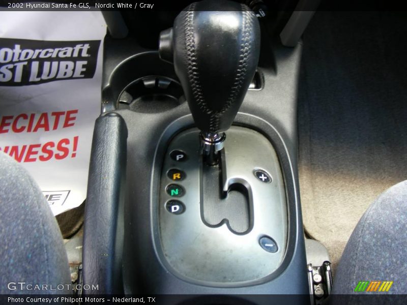 Nordic White / Gray 2002 Hyundai Santa Fe GLS