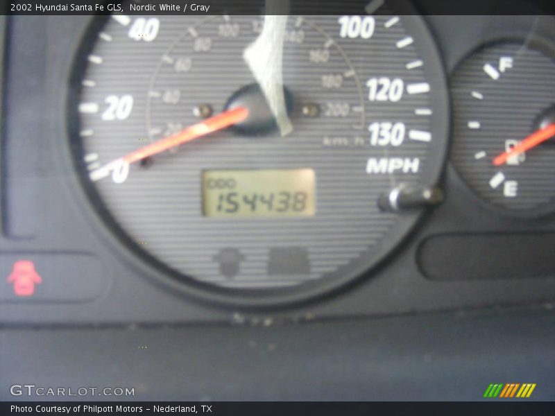 Nordic White / Gray 2002 Hyundai Santa Fe GLS