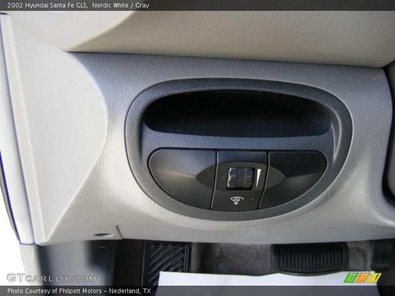 Nordic White / Gray 2002 Hyundai Santa Fe GLS