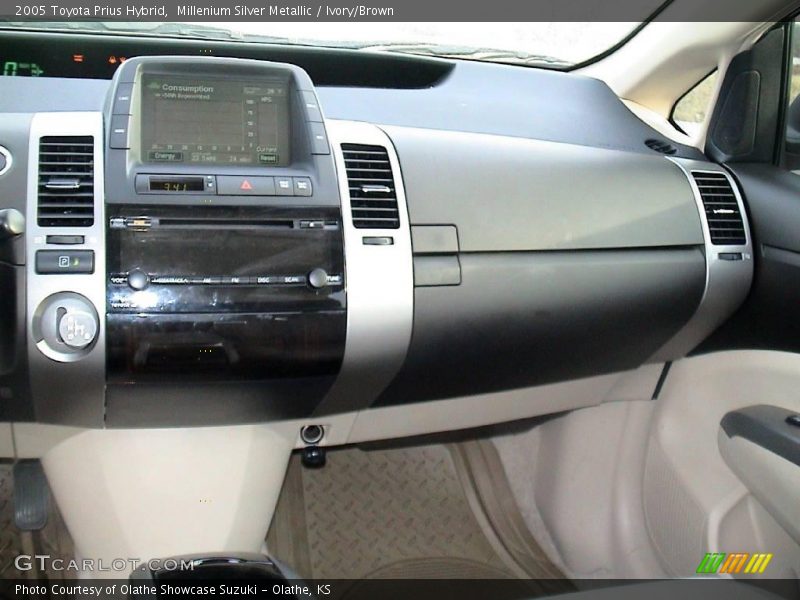 Millenium Silver Metallic / Ivory/Brown 2005 Toyota Prius Hybrid