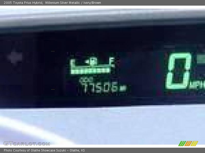 Millenium Silver Metallic / Ivory/Brown 2005 Toyota Prius Hybrid