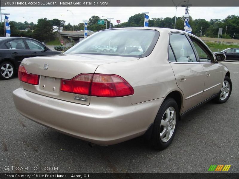 Naples Gold Metallic / Ivory 2000 Honda Accord SE Sedan