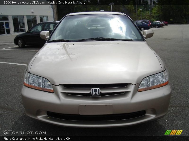 Naples Gold Metallic / Ivory 2000 Honda Accord SE Sedan