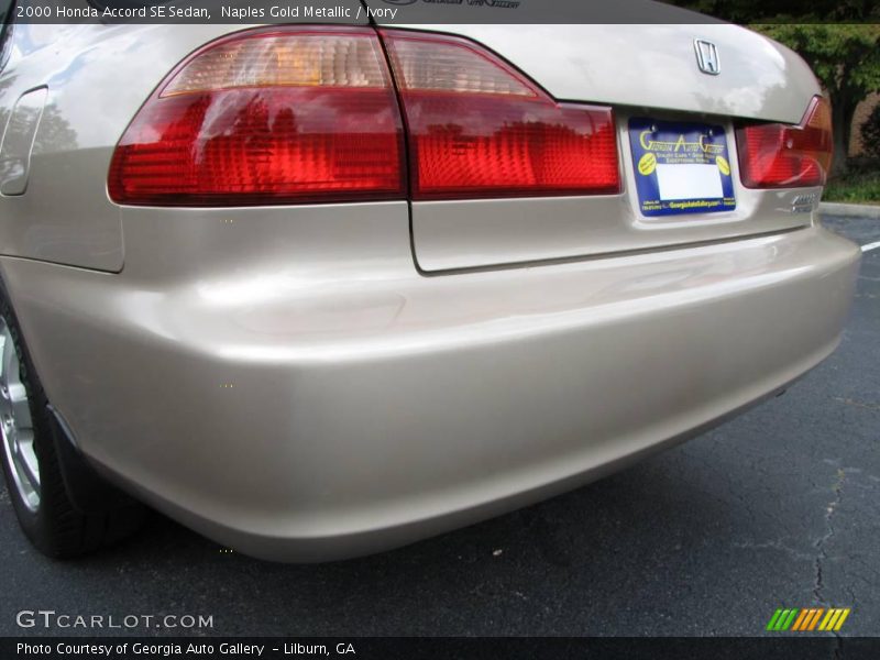 Naples Gold Metallic / Ivory 2000 Honda Accord SE Sedan