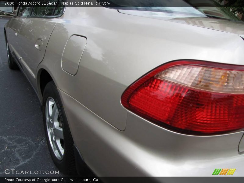 Naples Gold Metallic / Ivory 2000 Honda Accord SE Sedan