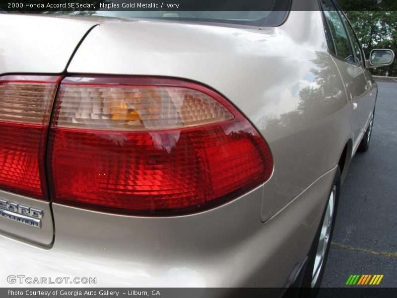 Naples Gold Metallic / Ivory 2000 Honda Accord SE Sedan